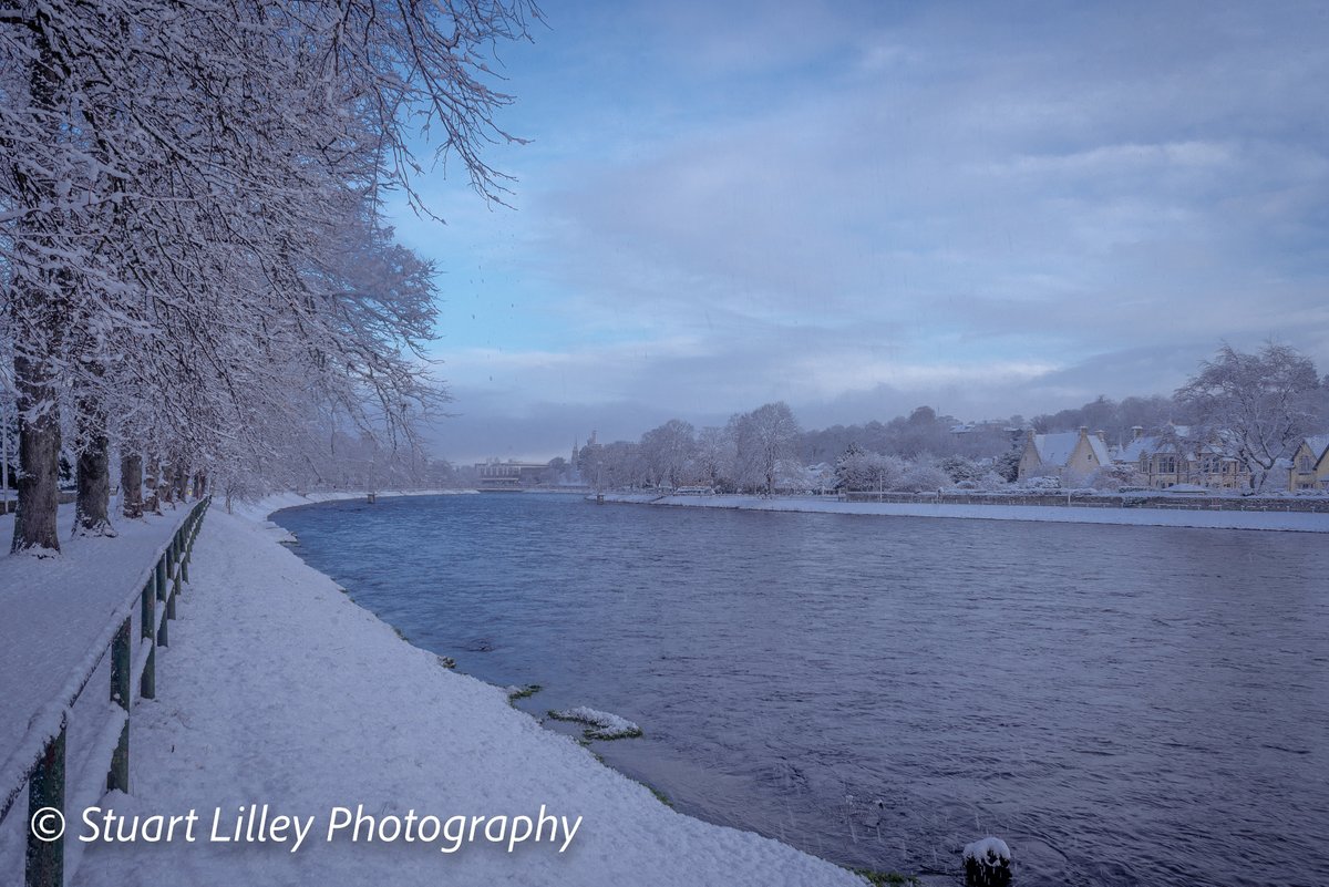 StuartLilleyPh1's tweet photo. A walk along the River Ness this morning in Inverness
#stuartlilleyphotography #Inverness #NessRiver #landscapephotography #cityliving #snow #snowfall #weather @SnowHour @ThePhotoHour @cewe_uk @ https://t.co/iF9PhtUeTj