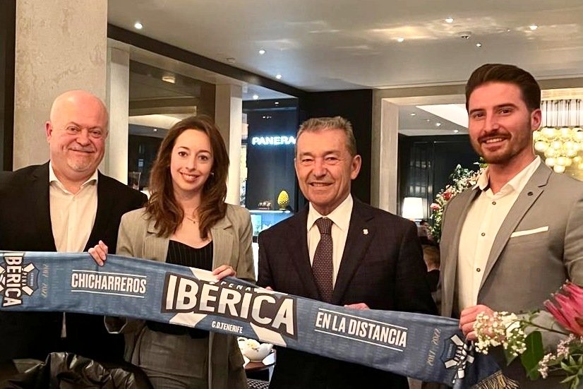 Encuentro del <a href="/PresidenteCDT/">Felipe Miñambres Fernández</a> con la Peña @IbericaCdt ⚪🔵.

Como ya ocurrió la semana pasada en la Isla, el máximo dirigente del #CDTenerife se está reuniendo con los diferentes colectivos #blanquiazules.
