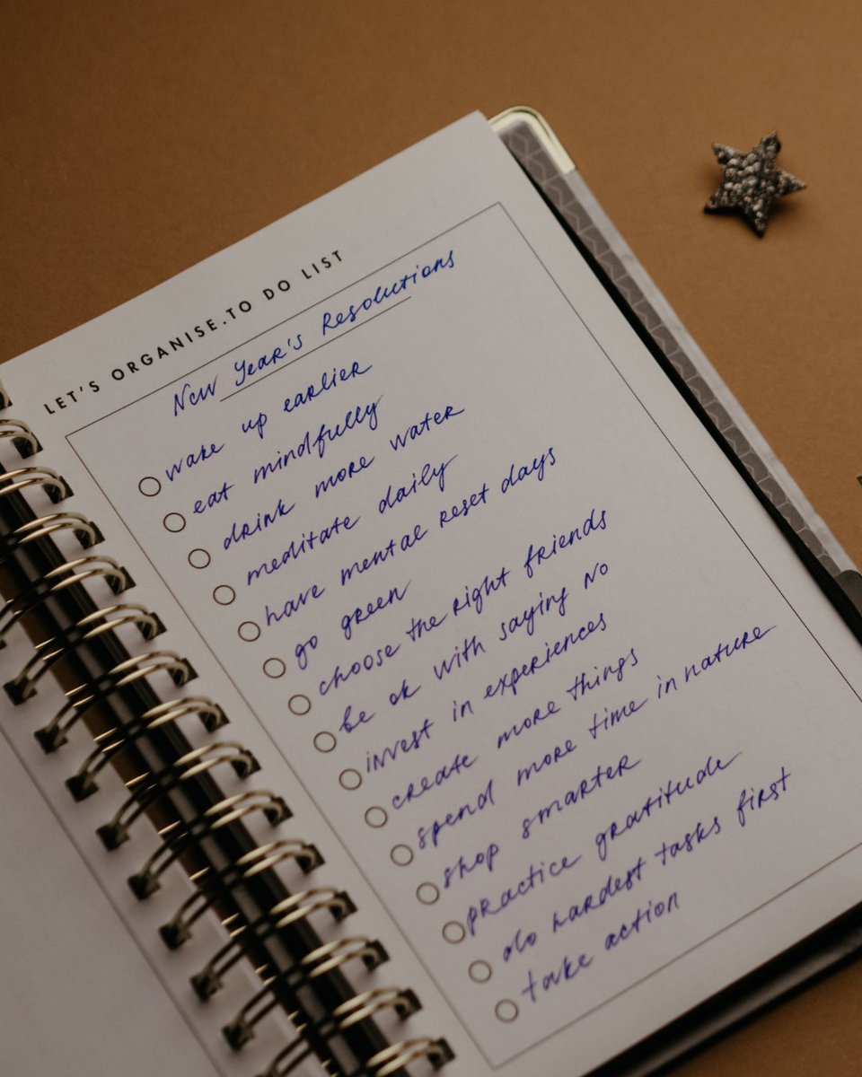 Today is National Ditch your Resolutions day! 

Comment below if you've kept up with your resolutions this year...

#artisté #newyear #newyearnewme #newyearsresolutions #newyear2023 #goodbye2022 #freshbeginnings #newstarts #makeupartist #makeup #makeupcheshire #mobilemakeup