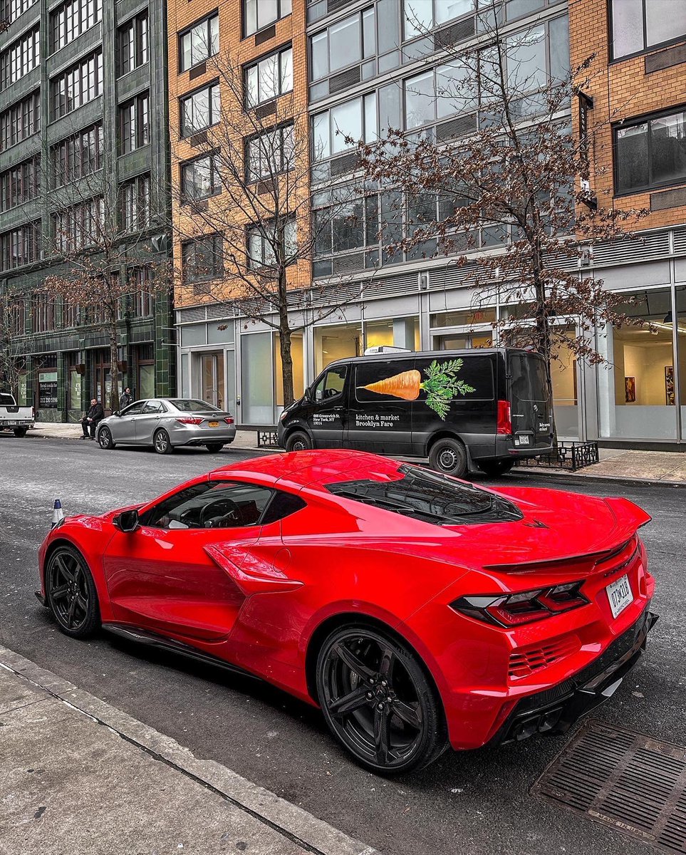 gabeflorido's tweet photo. @chevrolet invited me to see the New Corvette E-Ray! The first-ever electrified AWD #Corvette with 655hp! #ERay #eAWD https://t.co/Za67gq05M2