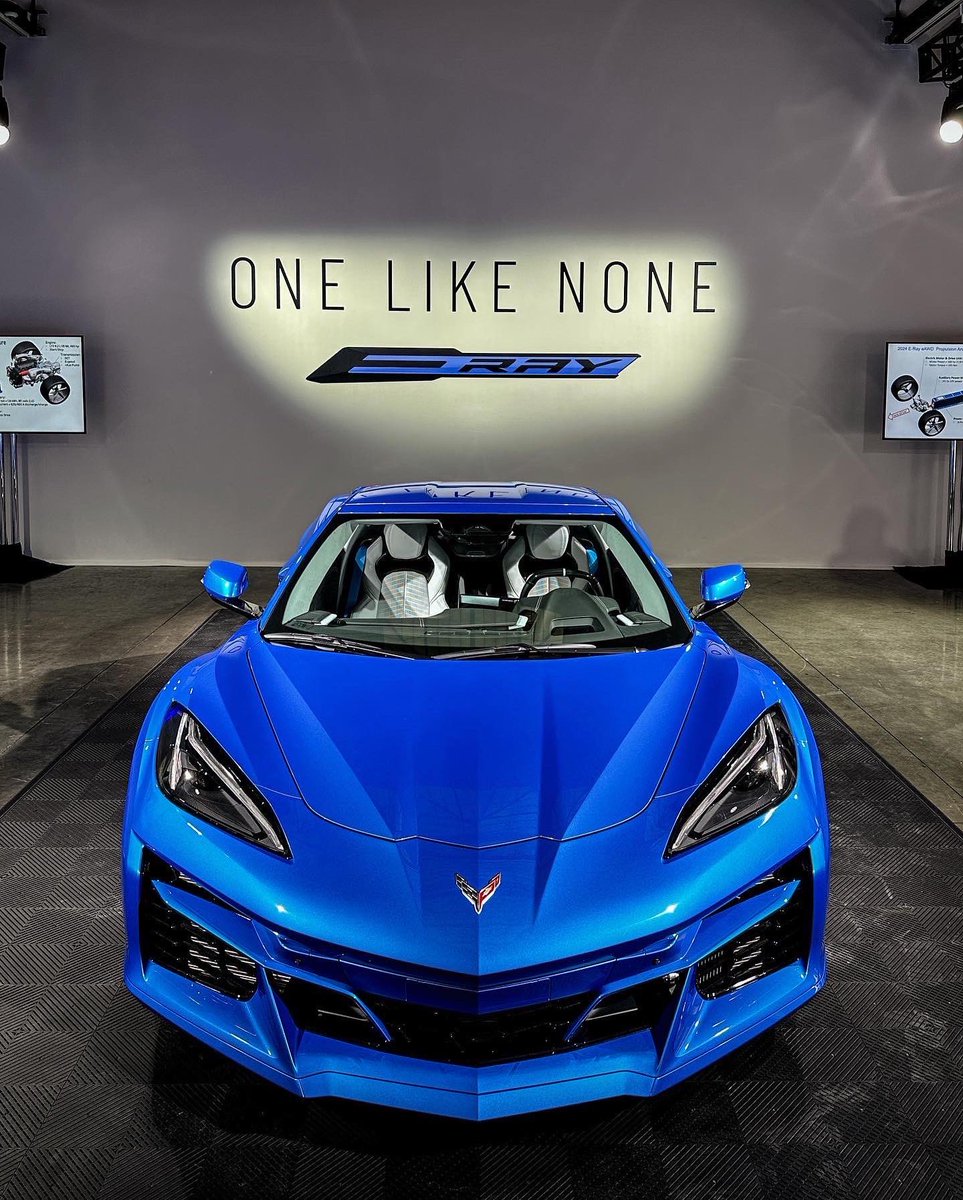 gabeflorido's tweet photo. @chevrolet invited me to see the New Corvette E-Ray! The first-ever electrified AWD #Corvette with 655hp! #ERay #eAWD https://t.co/Za67gq05M2