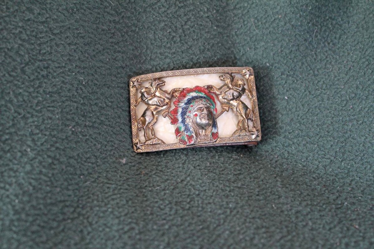 atticesoterica's tweet photo. Vintage Western Cowboy Indian Belt Buckle https://t.co/mlp6CT5zek #BestOffer #Curios #Collectibles #Etsy #Antiques #Vintage #AtticEsoterica #Man https://t.co/ripJimwKGC