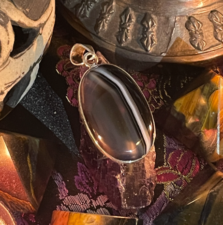 SatanandSons's tweet photo. This is Ebon/Infernus/Obscura Void Charred Infernal Warlock of Sinister Madness & Forbidden Insanity. He is a powerful companion that made a match with his person.
Check back for visitors to the store!
#demoncompanion #demon #voiddemon #demonosophy #spiritwork #spiritcompanion https://t.co/eHzZvPSbr6