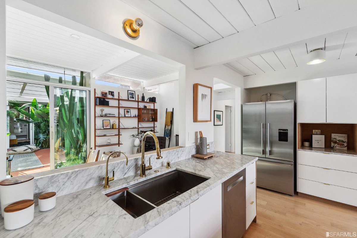SOLD for $200,000+ over asking. ⚡️ Staged to move the dial! #stagedbystudioD

📍 1005 Duncan Street, San Francisco
$3,200,000

—
#luxuryhomestaging #sanfranciscohouses #moderninteriordesign #interiordesign #homeinspo #homedecorinspo #luxuryhomes #homestager #modernhome