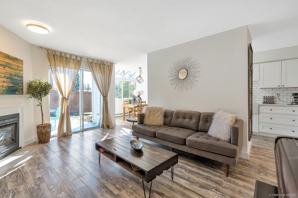 Must see Property! Rarely find this two-level townhouse with 3 bedrooms and two washrooms right in the heart of Coquitlam Centre. Call today for your private viewing!⁠
⁠
⁠
43 1235 Johnson Street, Coquitlam | $699,900 | 3 bed, 2 bath | More info: westmar.ca/listing/?id=26…