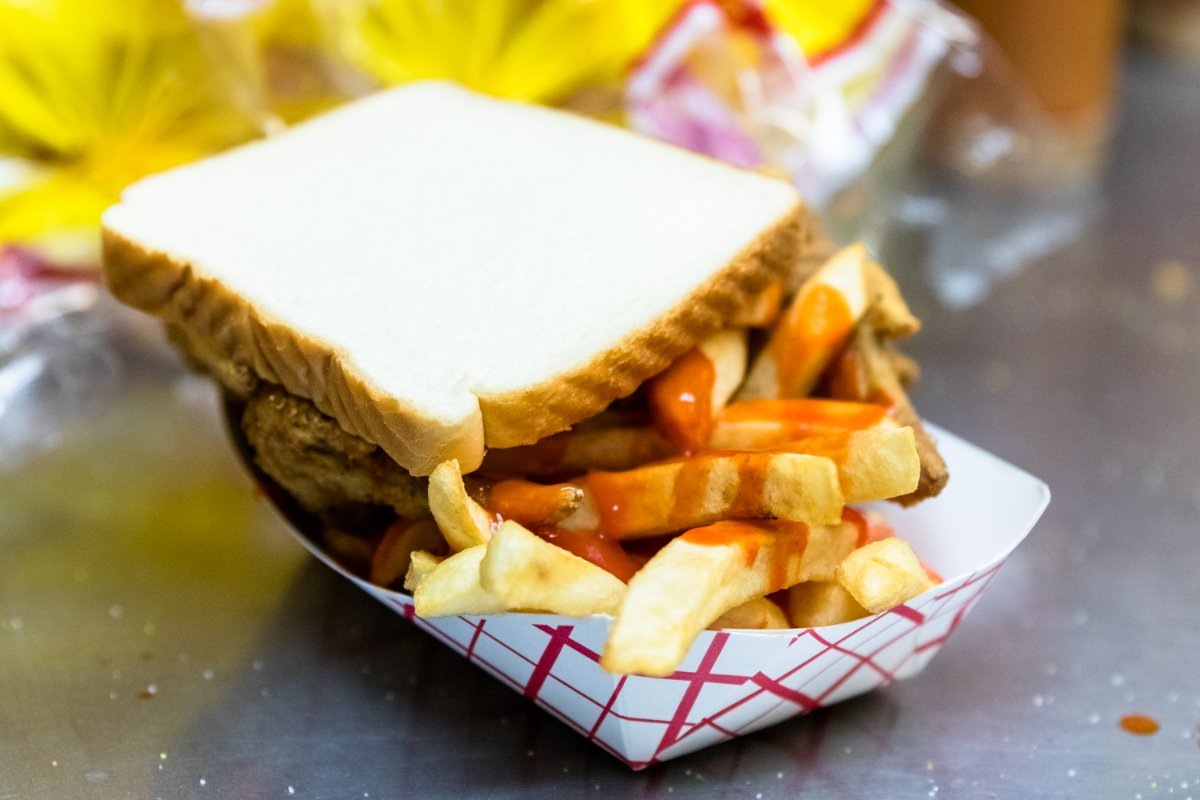 CenterPointAL's tweet photo. The Café Center Point: serving flavors the whole family will love. Come see for yourself! #GreenAcres #GreenAcresCafe #GreenAcresCenterPoint #BirminghamEats #SouthernComfort #SouthernComfortFood #ChickenWings https://t.co/TFuXq9tbMd