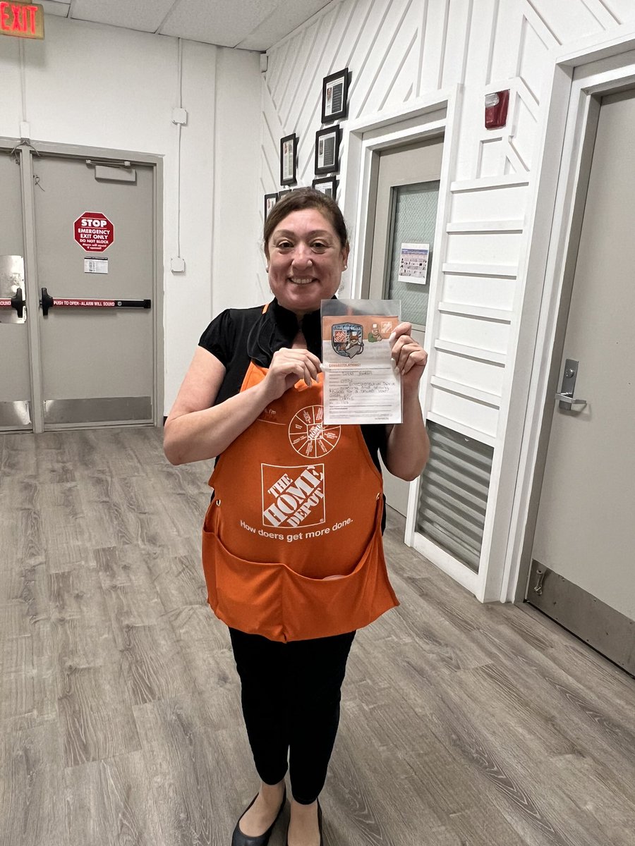 Great Job to Leah in D23 and our COS Linda on great sales! $16,000 worth! Amazing! @Sarahisthebomb_ <a href="/Ramona_Coleman_/">Ramona_ColemanHD</a>