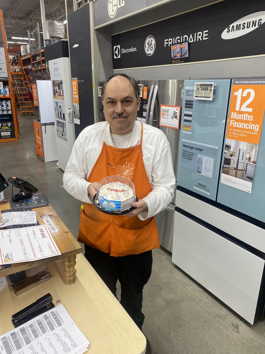 TJSanders61's tweet photo. Celebrated a 2nd win today over at 2313 in St Matthews. John is in appliances and he entered a lead that sold for over $19k! He #justasked and it paid off big time! Nice job John! @KenBaer1 @HDIMakeoverMike https://t.co/E6tgPIzaTq