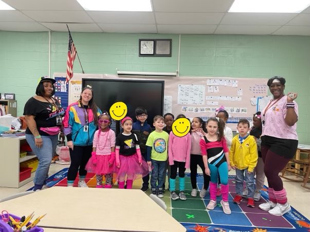 LindenSchoolOne's tweet photo. Celebrating the 8️⃣0️⃣th Day of School in Style 🧡🖤🎉 @LindenSchoolsNJ #SchoolOneIsFun @RGT_EdD https://t.co/lHWXpPcpL5