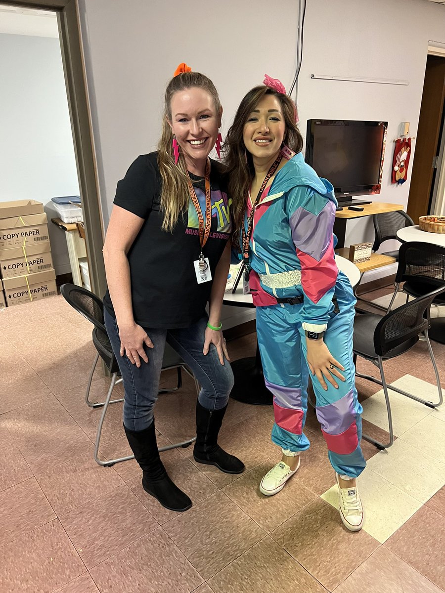 LindenSchoolOne's tweet photo. Celebrating the 8️⃣0️⃣th Day of School in Style 🧡🖤🎉 @LindenSchoolsNJ #SchoolOneIsFun @RGT_EdD https://t.co/lHWXpPcpL5