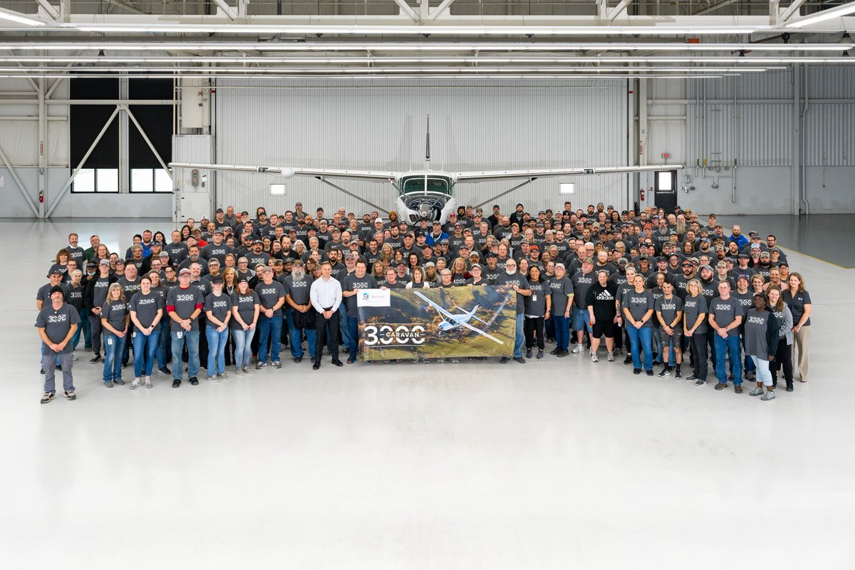 TextronAviation's tweet photo. ICYMI: Last week, we celebrated the delivery of the 3,000th @Cessna Caravan 🎉 Congratulations and thank you to our team!

Learn more at https://t.co/OE60dh7XqV.

#OneTxtAvTeam #FlyCessna #aviation https://t.co/P0TqyNpZn3