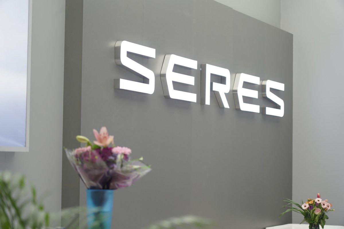 On January 13, 2023, SERES brand with its new SERES 5 model strongly landed in the 100th Auto Brussels, Belgium, and launched the brand and product, marking the comprehensive introduction of SERES 5 new energy models to the European market.