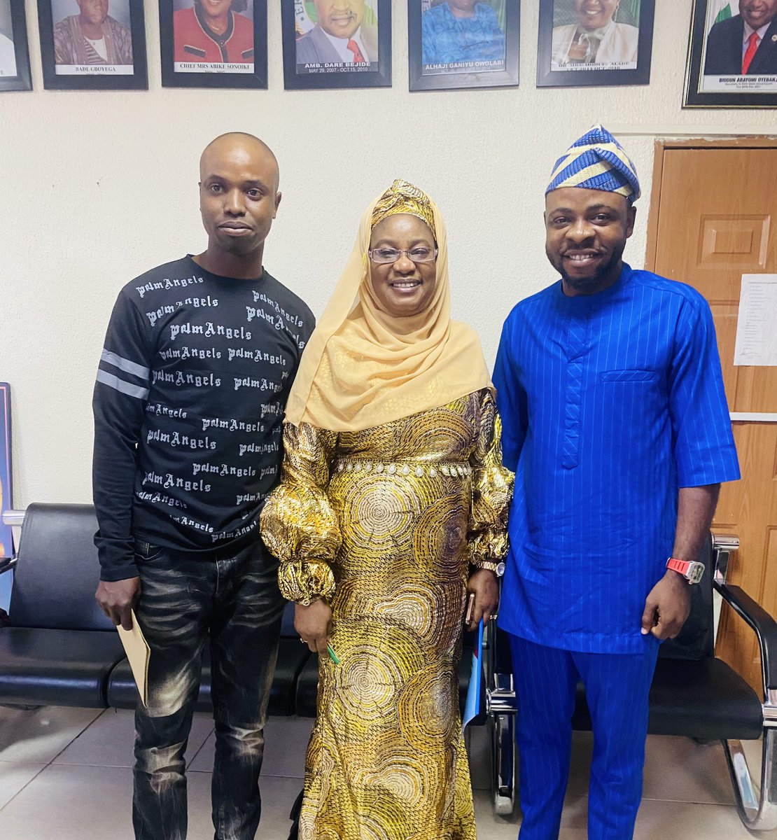 Shollypumpinn's tweet photo. EYP courtesy visit to the SSG https://t.co/xsBIzQTaTh