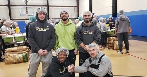 FerrumWrestling's tweet photo. We had 5 volunteers from our team give back to the community yesterday by packing meals for the homeless. Our guys with the help of many Ferrum college staff, faculty, student-athletes and students were able to pack 25,000 meals!!
#NotSelfButOthers #pgdb https://t.co/eM3SAcLz0c
