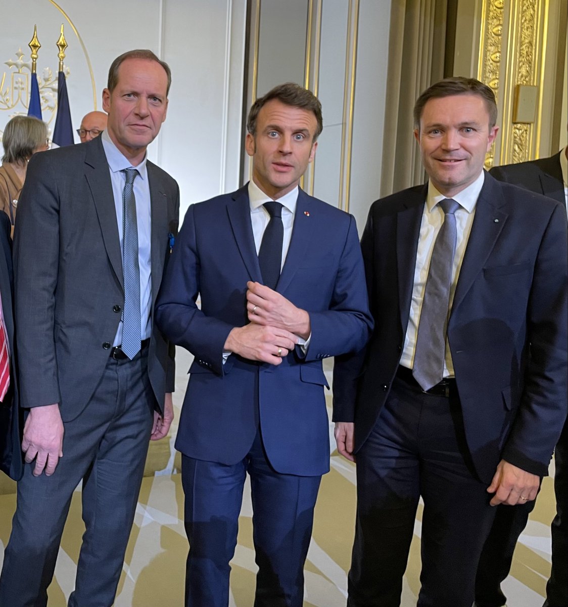 Félicitations à Christian Prudhomme <a href="/LeTour/">Tour de France™</a> qui a été décoré ce soir par le Président de la République <a href="/EmmanuelMacron/">Emmanuel Macron</a> des insignes d’officier de l’ordre national du mérite.