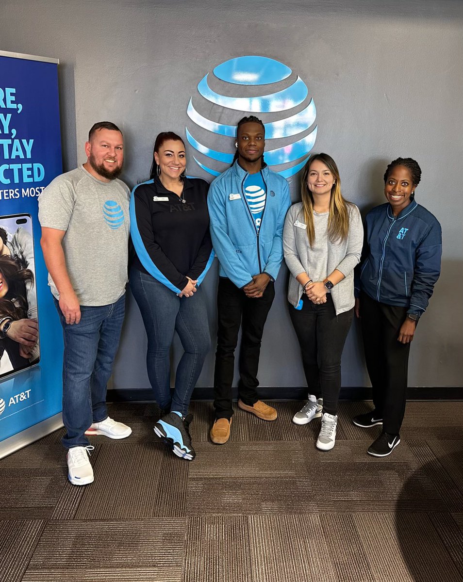 Smooth transition for Largo Mall! Want to thank all of our @ATT support for your help throughout this process! Ready to serve our customers! 💪 @LifeatAlliance @tonibraxton44 @One_FLA @EastRegionAR @thomasjennetten @mattsharrak @jrluna11