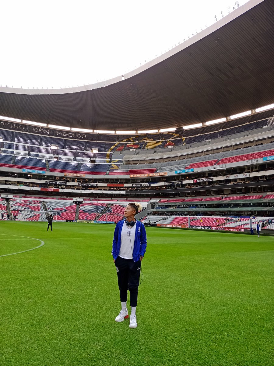 MarisolLuna007's tweet photo. Mi mamá falleció hace 6 años, su sueño más grande fue verme jugar en el estadio azteca. Ayer pude cumplirle algo que alguna vez le prometí. Estuvo presente en la grada junto con TODA mi familia y amigos! 🥺🤍🕊️. Mi motivación y motor de cada día 🙏🏼 https://t.co/VhHsTjDWKL