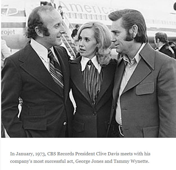 MadMax1861's tweet photo. #50YearsAgoThisMonth #January1973 #CBSRecords President #CliveDavis met with #GeorgeAndTammy #TammyWynette #GeorgeJones #GeorgeJonesAndTammyWynette #50YearsAgo #Tammy #Wynette #FirstLadyOfCountryMusic #CountryMusicHallOfFame This post was taken from the Tammy Wynette Tumblr blog https://t.co/hxF56CQDqM