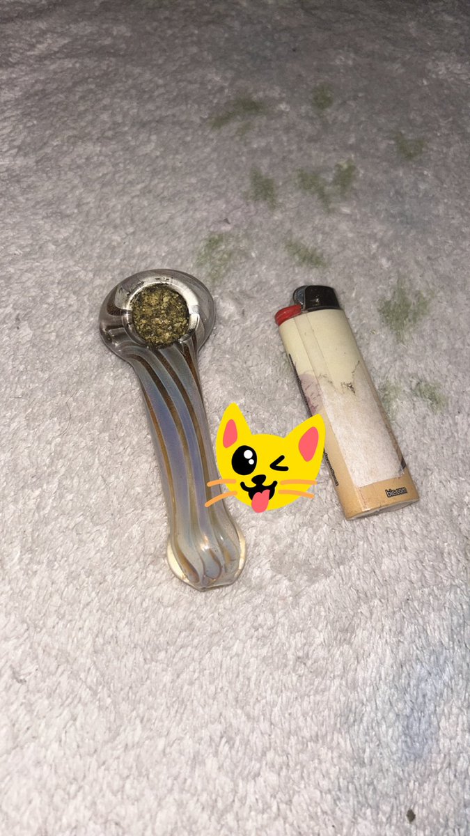 TonyLpe4162's tweet photo. @SAYOURGR4CE You have to burn from a 🚬 https://t.co/EeV18kmqg9