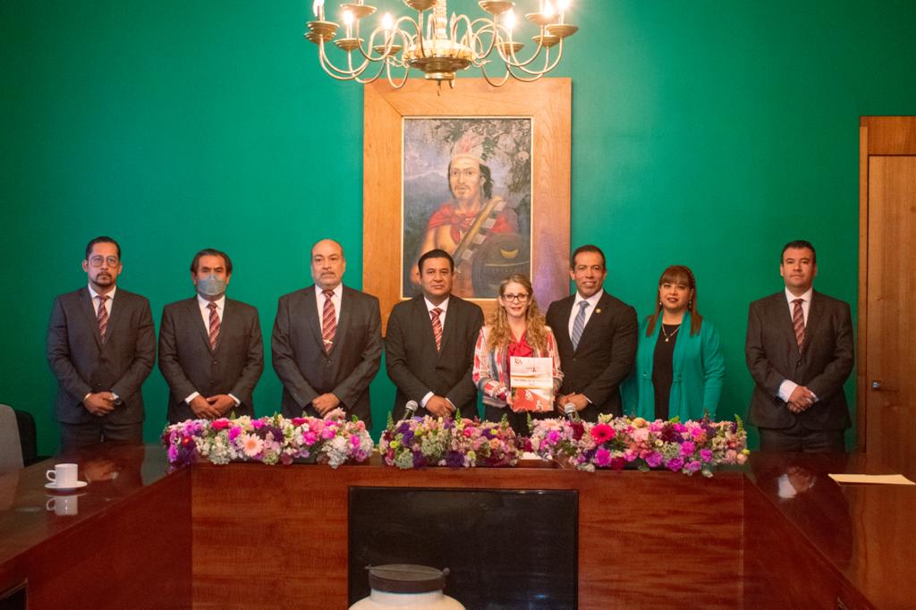 AMERICAMONTOYA's tweet photo. Recibe Congreso Informe del Tribunal de Justicia Administrativa https://t.co/DR6vjwhJLI vía @PulsoRed https://t.co/P7tnRe2j1a