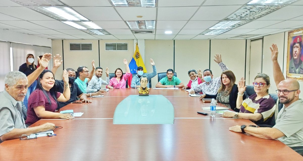 ConcejalDavidF's tweet photo. #17DeEnero
#SesionOrdinaria
#ReunionDeFraccion
#AtencionALaDirigencia
#UnSoloGobierno
#OrganizarUnirSumar

@PartidoPSUV
@FidelVsquezPSUV
@jcfuenmayor
@ValenciaConcejo https://t.co/dXytdKs3ya