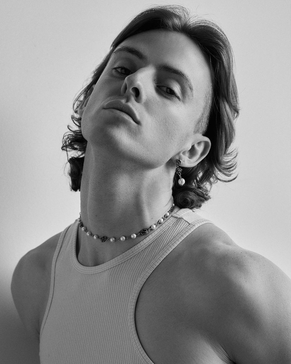 hungerdigital's tweet photo. @adamnoviello is gearing up to take the mainstage for @midsummafestival this Sunday 22nd Jan! You won't want to miss their electrifying performance 🌈⚡️💕

🏷️ #PR #musicpr #musicpublicist #melbournemusic #australianmusic #lifeofapublicist #itsaprthang https://t.co/BsbwKnbrnX