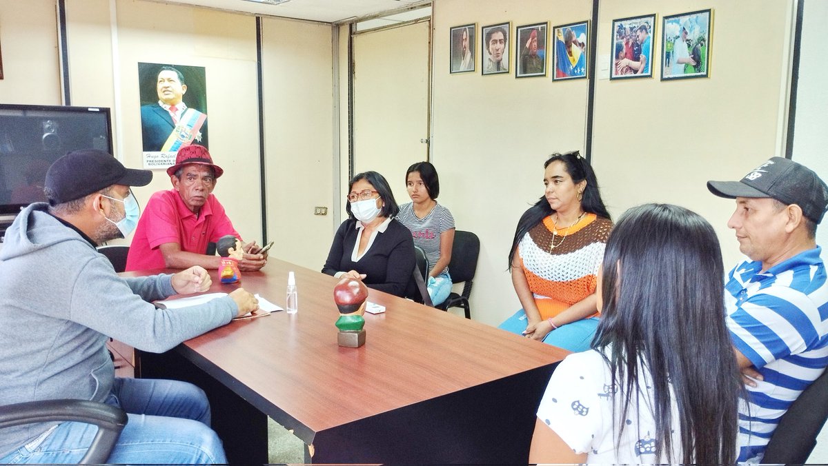 ConcejalDavidF's tweet photo. #17DeEnero
#SesionOrdinaria
#ReunionDeFraccion
#AtencionALaDirigencia
#UnSoloGobierno
#OrganizarUnirSumar

@PartidoPSUV
@FidelVsquezPSUV
@jcfuenmayor
@ValenciaConcejo https://t.co/dXytdKs3ya