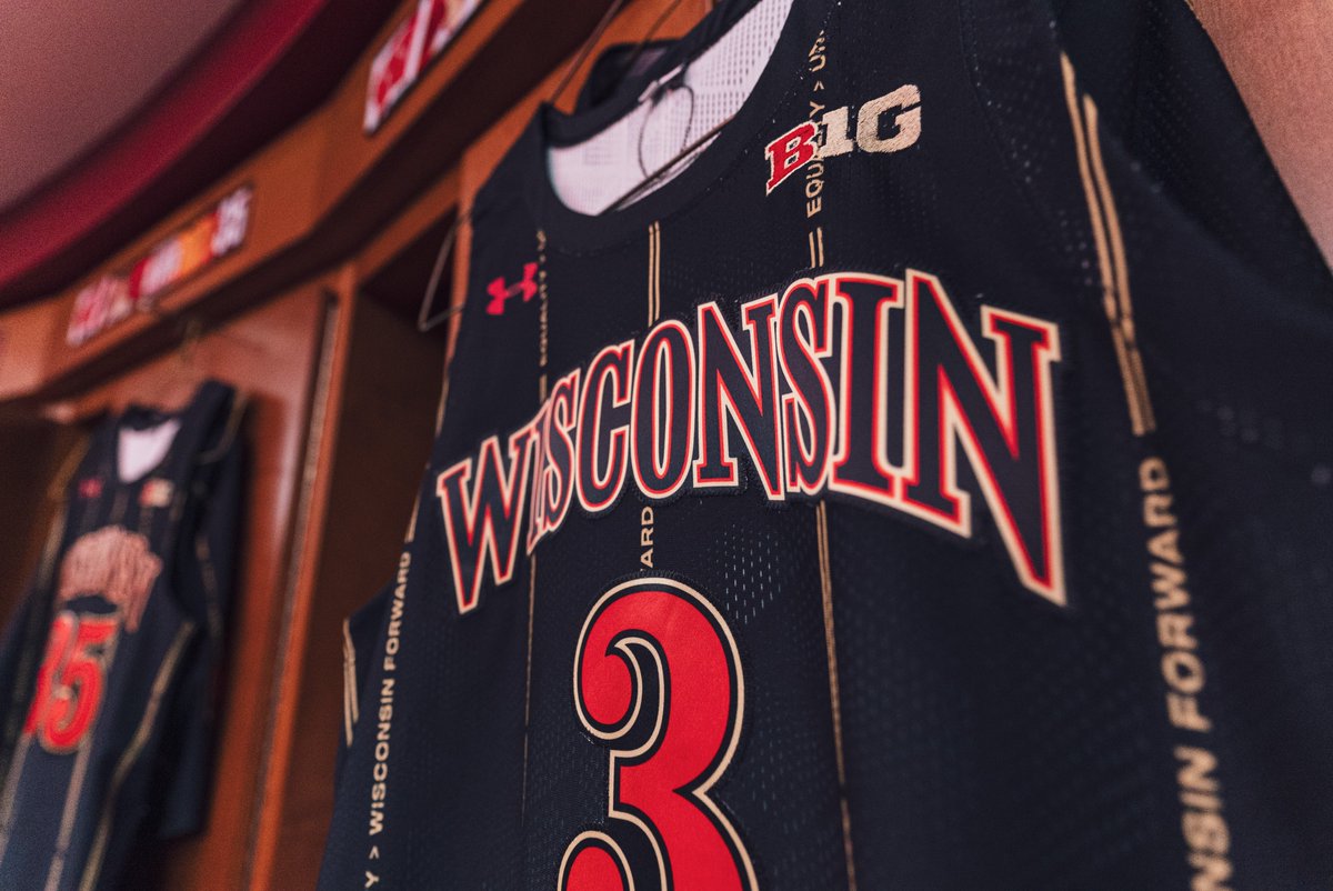 BadgerMBB's tweet photo. Rate the new black alternates: 1-10 https://t.co/MZQcarkyj6