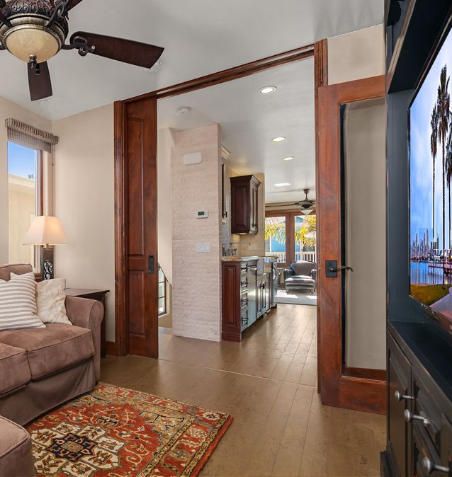 designmoe's tweet photo. Nestled on the sandy shores of Pacific Beach, this cottage offers breathtaking ocean views and a serene atmosphere that is perfect for relaxation and rejuvenation.
 #newbuild #sandyshores #pacificbeach #oceanviews #cottage https://t.co/I410OwOfzb