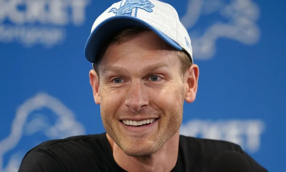 BSMotorCity's tweet photo. BREAKING: Lions OC Ben Johnson has informed interested teams that he will remain with Detroit, per @TomPelissero

"He feels Detroit is building something special and wants to see it through." LFG. #OnePride https://t.co/J9ZFP2exUf