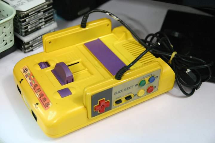 AlfaroOrueta's tweet photo. A number of interesting famiclones from Vietnam
#famiclones #bootlegconsole #NES #Famicom #RETROGAMING https://t.co/o5geKIUS03