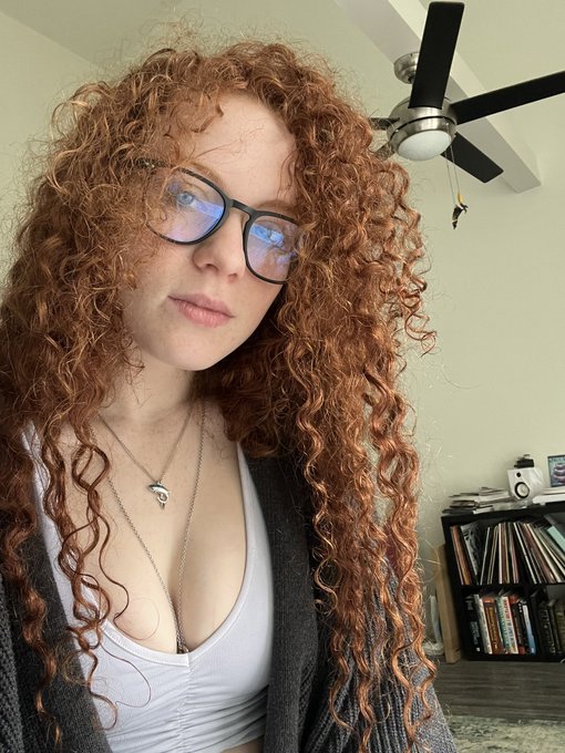 Hi just your friendly neighborhood girl next door https://t.co/mHHioD32Ch<a href="/tag/sorrynotsorry"class="tags"><span>#sorrynotsorry</span></a>