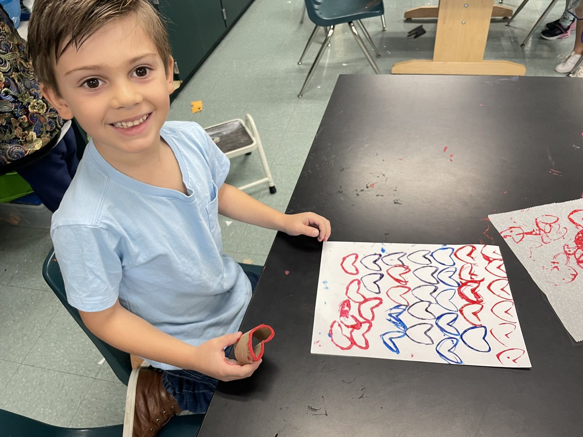 MrsStappteacher's tweet photo. ❤️💜💙 spreading love in Art ❤️💙💜   These will be backgrounds for our next project. @rockenbaughES https://t.co/NpEFcU6B0x