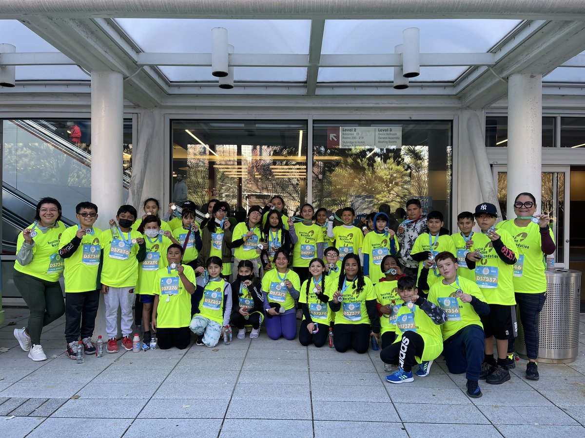dianaya01's tweet photo. Another successful @HoustonMarathon weekend! My 5th graders ran their first 5k Saturday and had the best time ever! I ran the @aramco half on Sunday! We trained, we ran, we crossed the finish line! #proudteacher #teacherswhorun #runhou #runhou2023 #wearehouston5k #aramcohalf https://t.co/XkSO1yaPgz