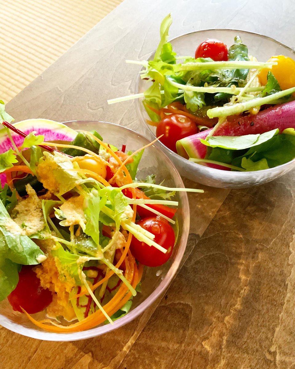 utsunomiya_suki's tweet photo. 🍓MIYAのとちぎグルメ🍴🍓
⭐️ C cafe&Zakka @長野県小布施町
ランチメニューより
⭐️ C ハンバーガー 1,400円 (10食限定)
(サラダバー付)
⭐️ コーラ 400円
※ ランチ+ドリンク注文で100円引き
#小布施 #ccafe #小布施ランチ https://t.co/QDb0w33651