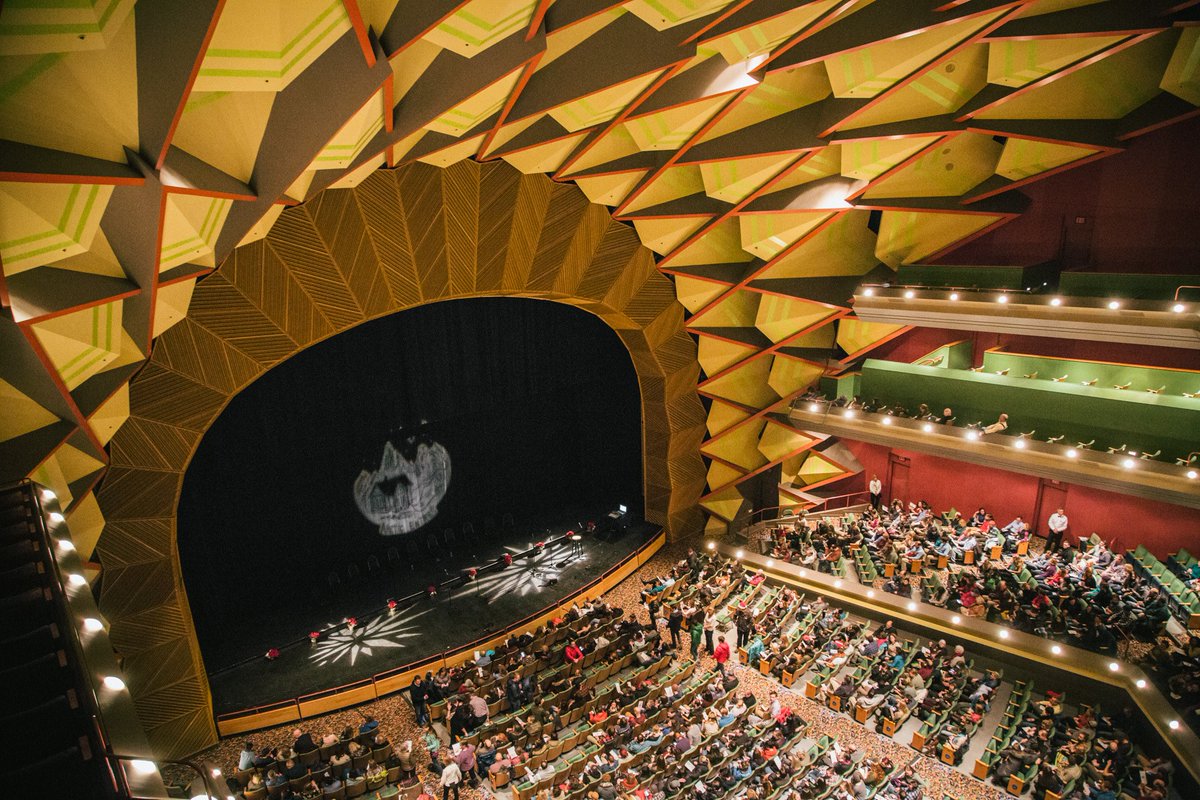 ArcticEntries's tweet image. See you tonight at 7:30 p.m. for our show "Cut and Run: Stories of Sneaking Out, Slipping Away, and Staying Too Long". Music by Chris Hawk!

Tickets are still available on @CenterTix