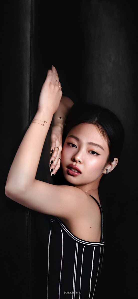 lilyseditz's tweet photo. 230117 JENNIE x VOGUE KOREA 
— extended wallpapers/lockscreen HD 

#JENNIE #제니 https://t.co/rcUl0v6RMF