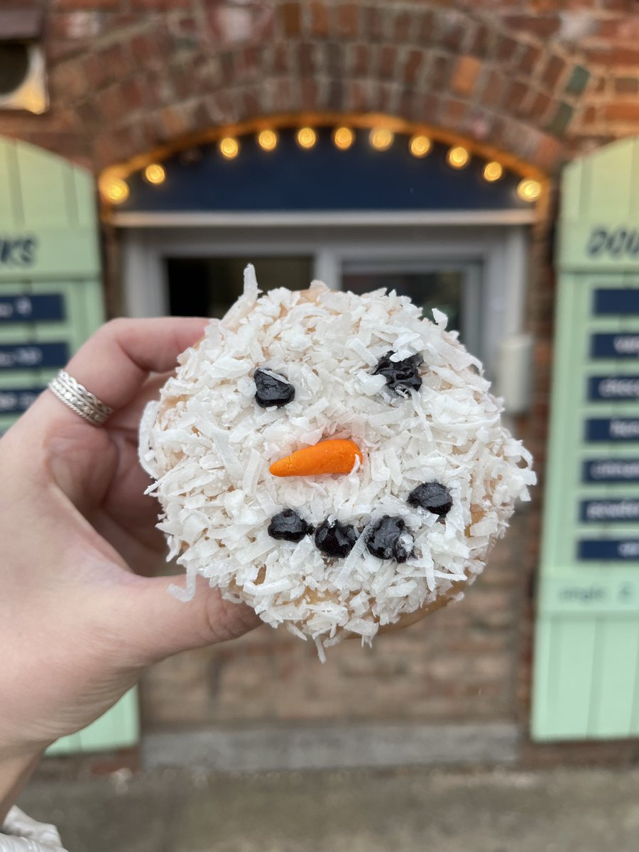 Reigningdough's tweet photo. New seasonal! Abominable Snowman ⛄️ Vanilla icing with shredded coconut. Here through Feb. 5th! https://t.co/5MQzTOG6zl
