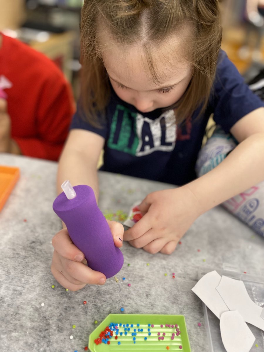KidscareGCSD's tweet photo. Diamond art @Englishvillage2! If you haven't tried it yet, you have to get some. Very relaxing and rewarding! #finemotorwork #superfocused 💎💗💎 https://t.co/0MSylHjAlj