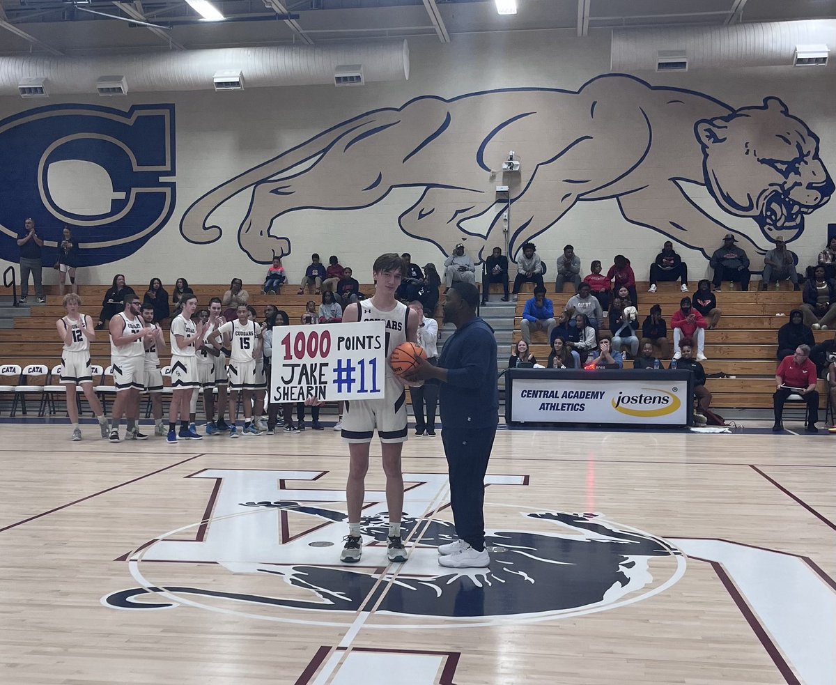 He did it! ⁦<a href="/JakeShearin/">Jake Shearin</a>⁩ 1000 points! 🏀❤️