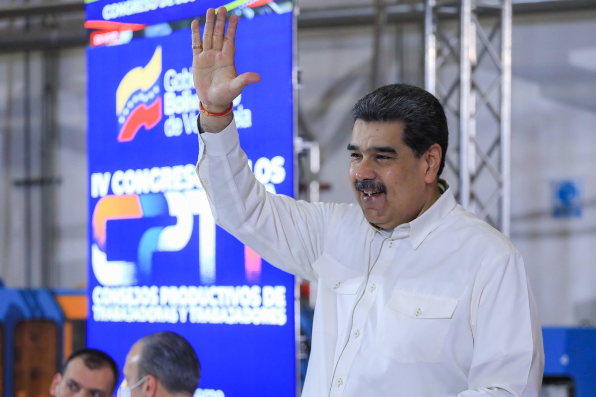 NicolasMaduro's tweet photo. Durante mi participación en la Clausura del IV Congreso de mis hermanos y hermanas de la Clase Obrera, les compartí las 7 Líneas de Trabajo en la Calle con el Pueblo, y destaqué la importancia del papel de las y los trabajadores para el renacimiento de la Venezuela potencia. https://t.co/xCiEWaSDue