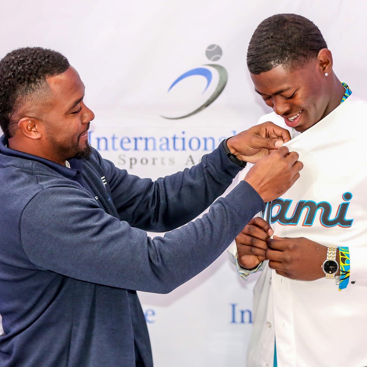 10thYearSeniors's tweet photo. The @Marlins added another Bahamian prospect when they officially signed Janero Miller. 

#bahamas #bahamasbaseball #marlins #242totheworld🌎🇧🇸 https://t.co/EvDVe0rcy3