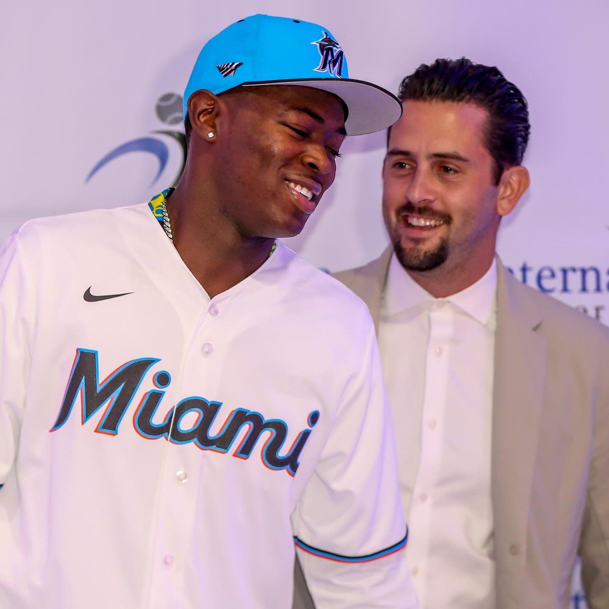 10thYearSeniors's tweet photo. The @Marlins added another Bahamian prospect when they officially signed Janero Miller. 

#bahamas #bahamasbaseball #marlins #242totheworld🌎🇧🇸 https://t.co/EvDVe0rcy3