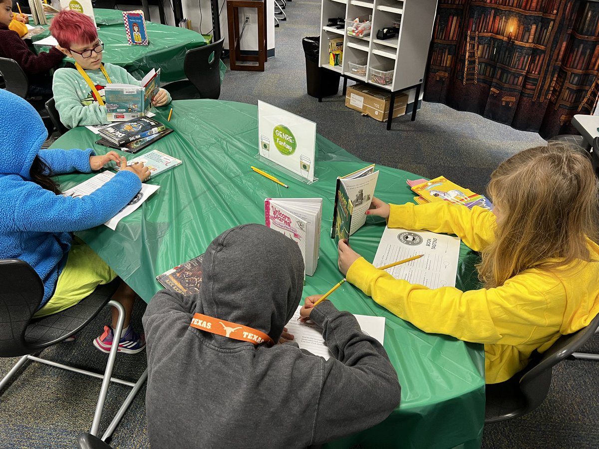 KyleES_library's tweet image. Welcome to Starbooks! This week we are doing “book tastings” in the library! We are having great conversations on genres and I love showing the new books we have in the library to our Panthers! #kyleesrocks @kespanthers