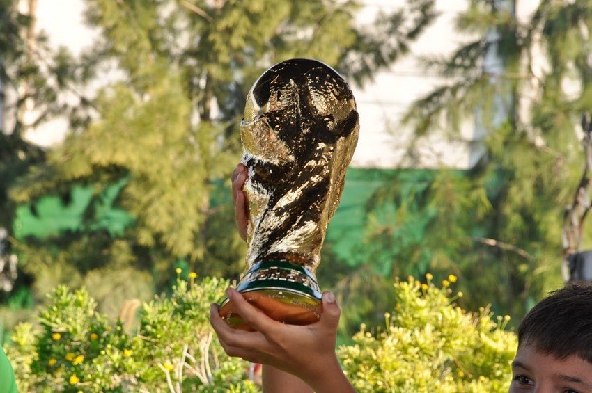 La Copa en Lomas 🏆🇦🇷❤️
Así disfrutaron nuestros vecinos y vecinas un rato junto a la Copa del Mundo realizada por la artista lomense Eliana Pantano en el Parque Llavallol.
A estar atentos y atentas a las próximas fechas que anunciaremos en nuestras redes.