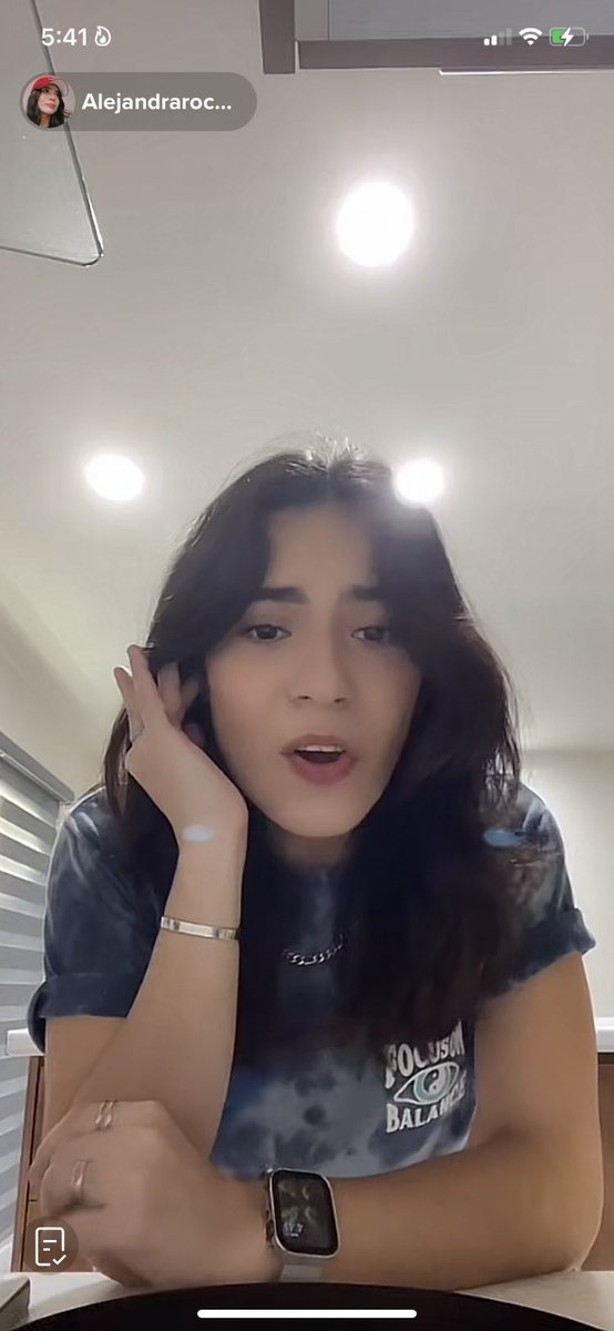 tiktokrochde's tweet photo. Hilo de las capturas que tomé del live de @Alejandrarochde 🫶🏼❤️‍🔥 https://t.co/E867eWn2JK