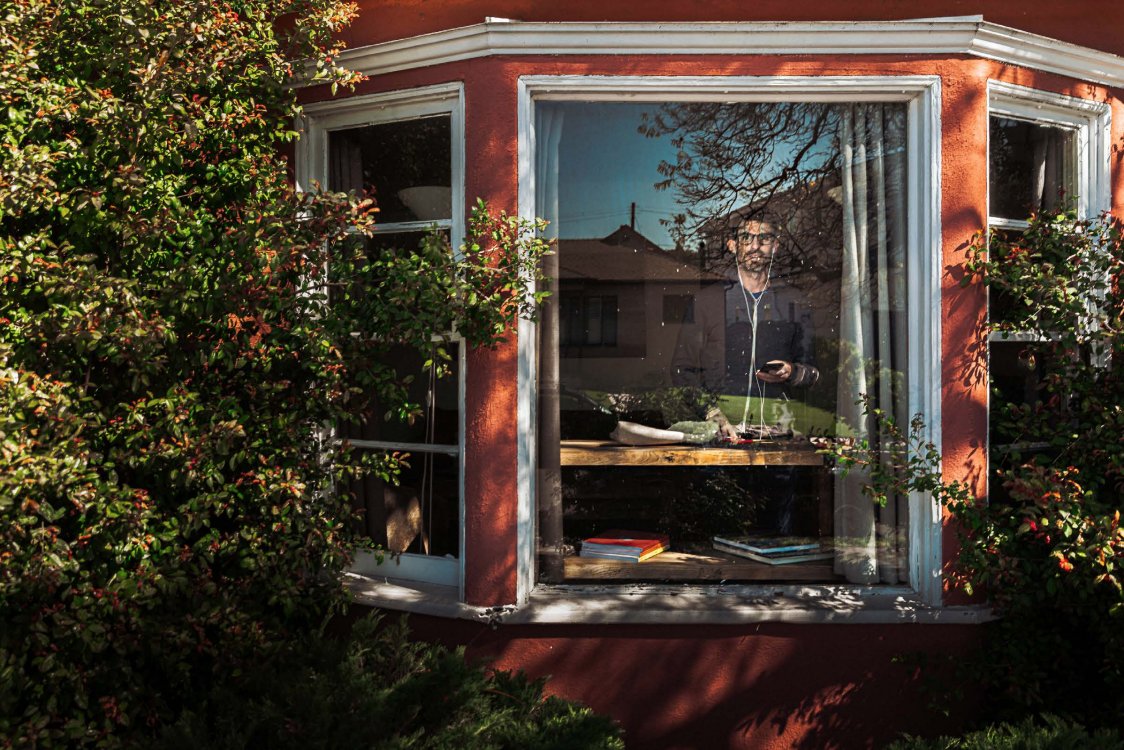 "My birthday was in the middle of the ongoing coronavirus quarantine. I canceled a get-together at my place. I photographed them from outside, looking in.”

More stories from our Collecting Community History Initiative at bit.ly/3VMl9NY

#CCHI