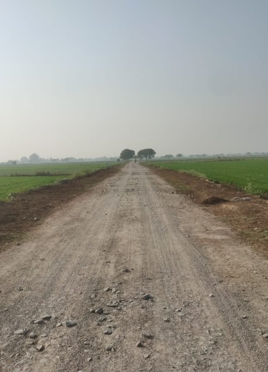 AdityaP87491463's tweet photo. प्रधानमंत्री ग्रामीण सड़क योजना की अंतर्गत पैकेज संख्या UP3674(खैरी किशुनपुरा संपर्क मार्ग) मे किसानों की जमीन का अनाधिकृत अधिग्रहण एवं खेतों से जबरन मिट्टी की उठान का मुआवजा दिलाया जाए।
@CMOfficeUP 
@nitin_gadkari 
@PMOIndia 
@PMGSY_NRRDA 
@homeupgov 
@DM_Jalaun 
@jagograhakjago https://t.co/9oCG1iZ0hr