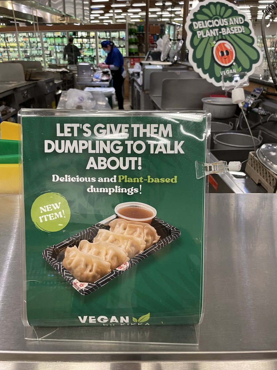 meatless_future's tweet photo. 夕方のサンセットを観ながら、ホールフーズで寿司コーナーをチェック🥟

プラントベースギョーザの品揃えがありましたー😆🙌🏻

#プラントベース
#餃子
#ギョーザ
#プラントベースギョーザ
#ホールフーズ
#ヴィーガン餃子
#ヴィーガン https://t.co/ryXJ8oXX3Y