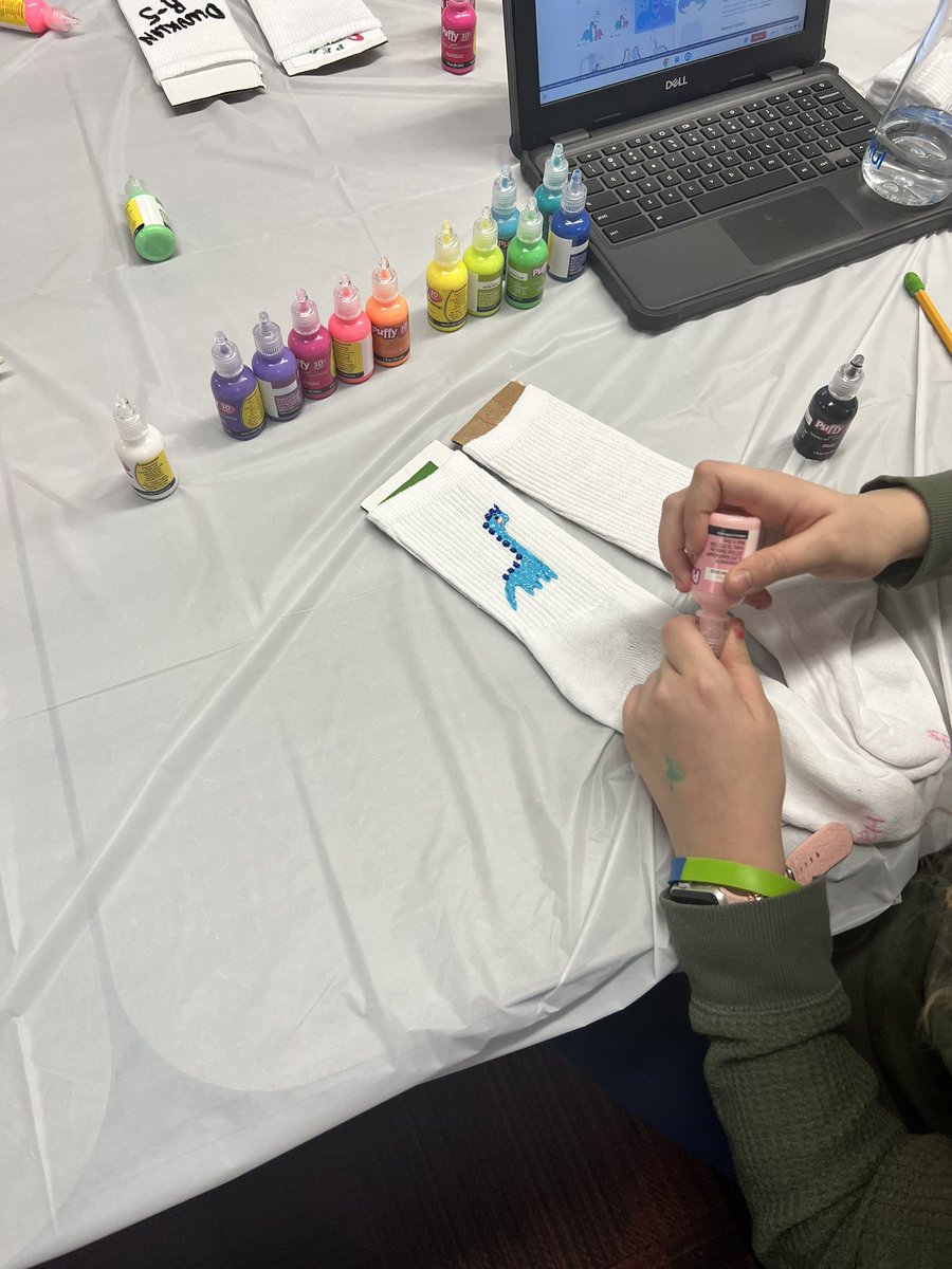 Counselor_STMS's tweet photo. 🧦🎨Project #2 for Sewing Club, project decorative socks 🎨🧦 @Gifted_CATS https://t.co/38kNNNopC8